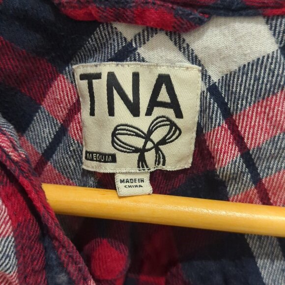Women's TNA Classic Hooded Red Plaid Boyfriend Shirt - Size M Great Condition - Picture 3 of 4
